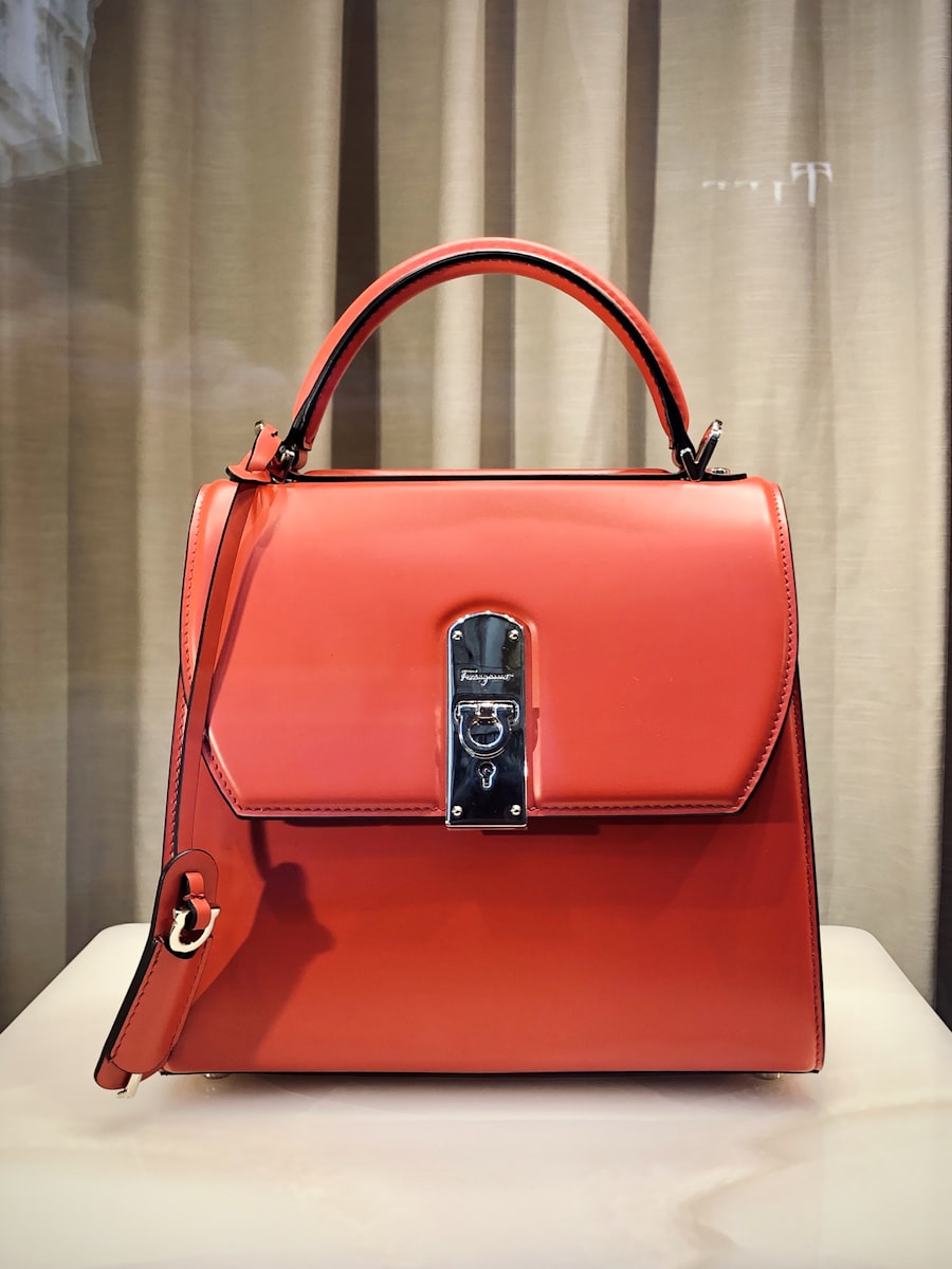 Sable Fold Clutch